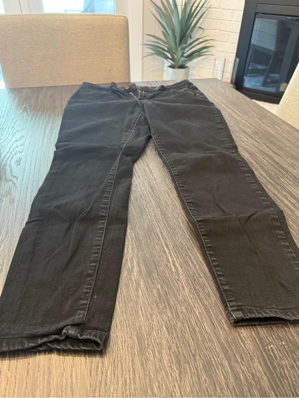 Old Navy - Size 12 short - Women's Black Skinny Pants